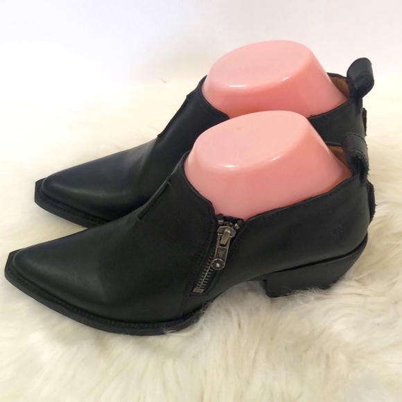 Frye Womens Sacha 78001 Black Side Zipper Pointed Toe Ankle Booties Size US 6 B - Picture 4 of 10
